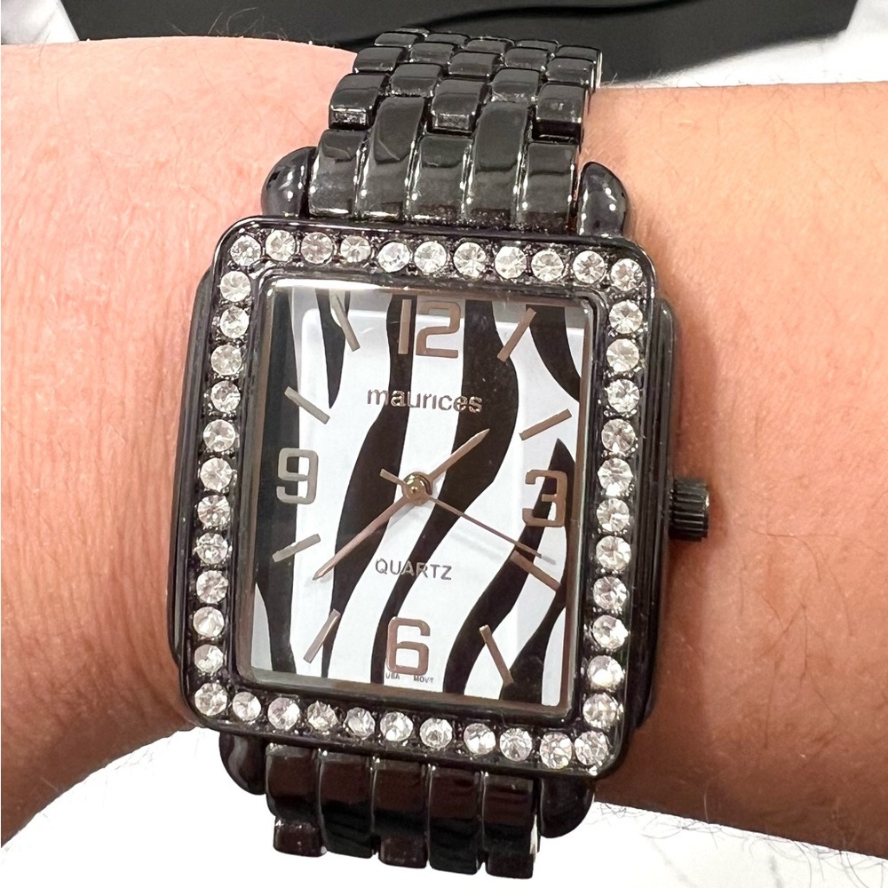 Maurices black and silver animal print women’s watch w/ crystal embellishments - Picture 4 of 4